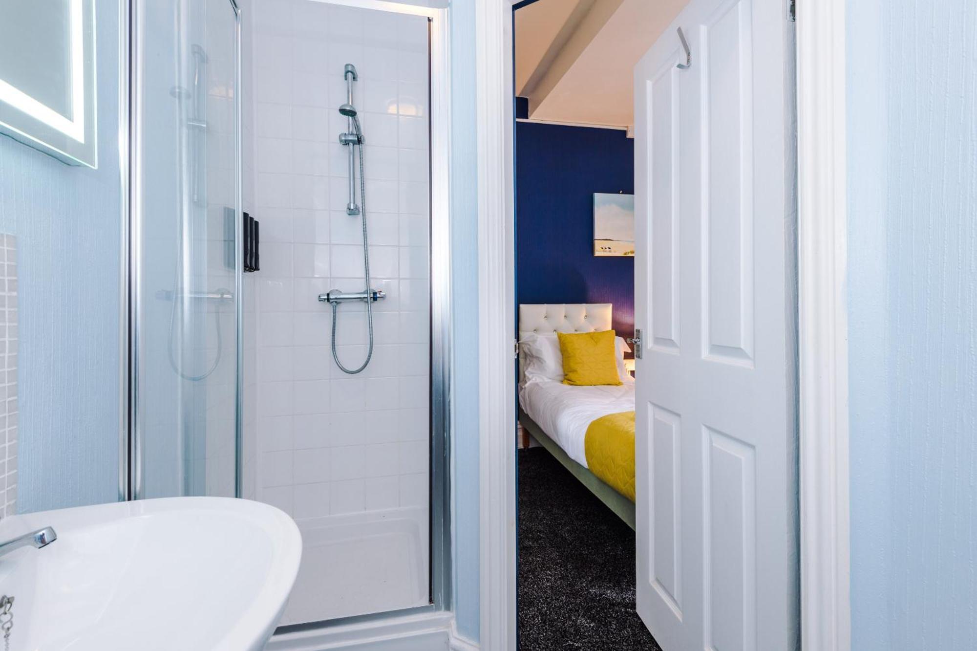Pebbles Guest House Blackpool Extérieur photo